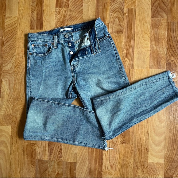 Levi's Classic Wedgie Blue Jeans with Brown Leather Patch sz 27 - Picture 2 of 11